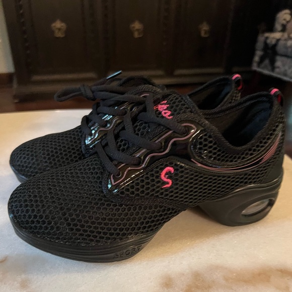 Sport Walking Dance Practice Shoes 6.5/37 - Picture 1 of 10